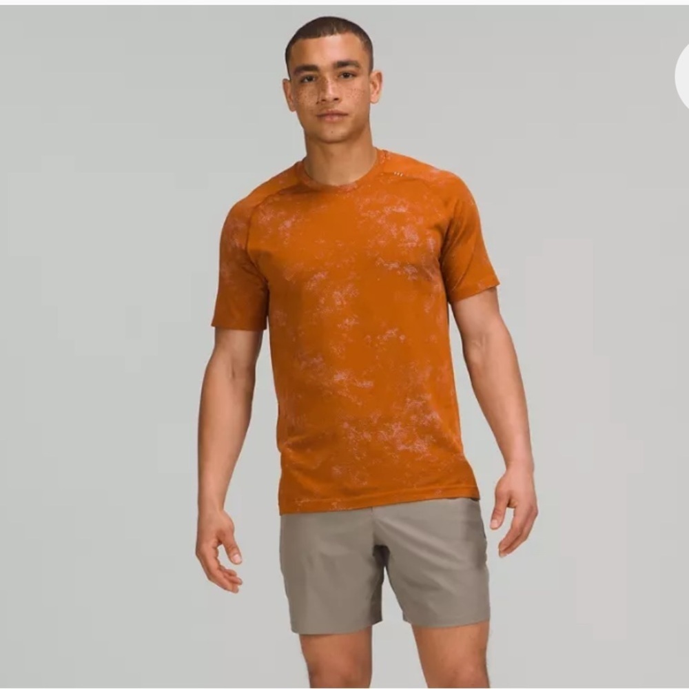 lululemon athletica Men's Rust Orange Short Sleeve Tee
